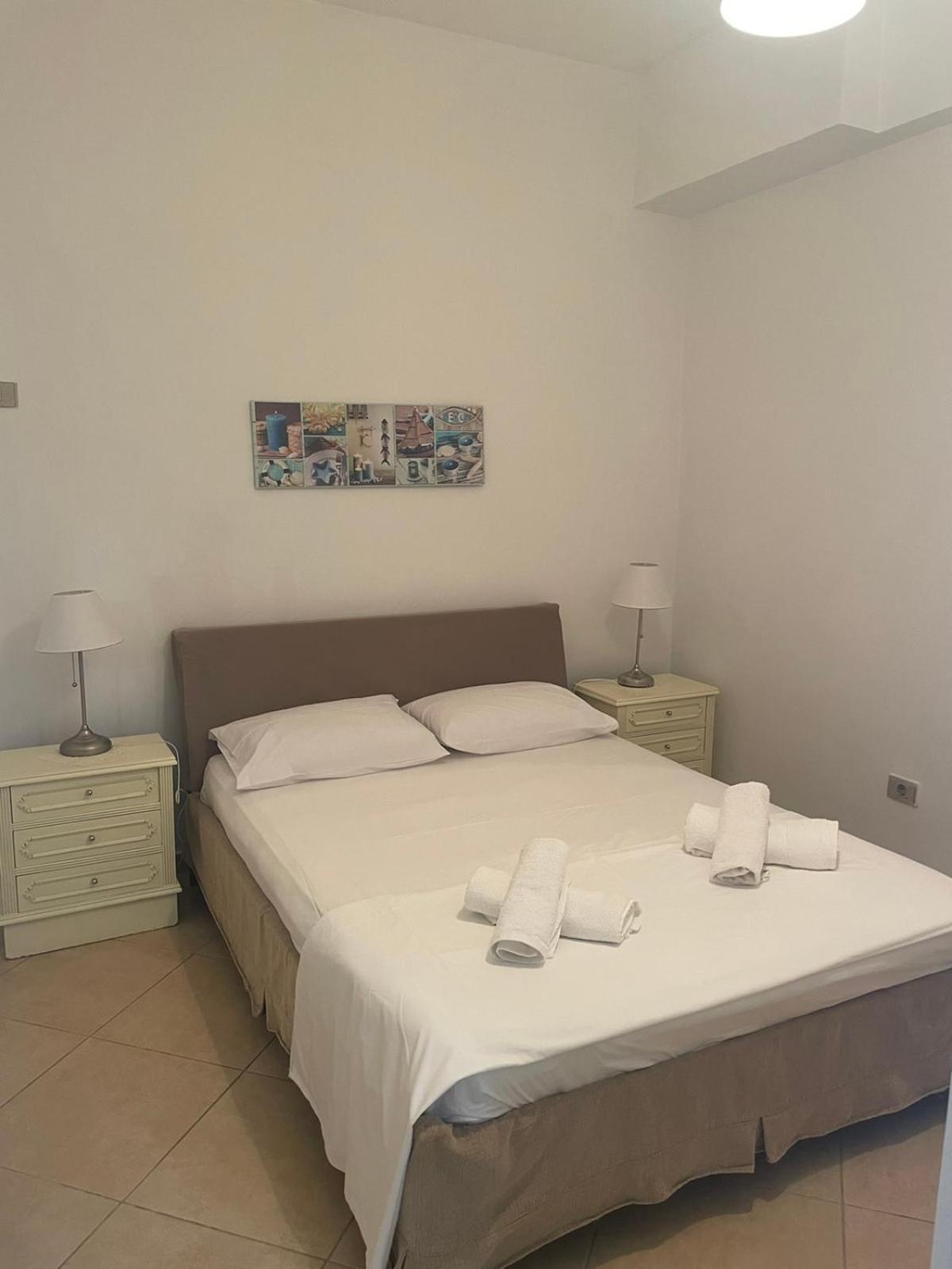 Apartments Athina Orikum Eksteriør billede