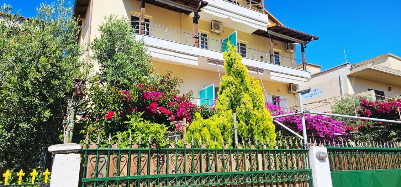 Apartments Athina Orikum Eksteriør billede